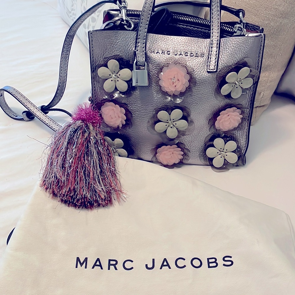 Marc Jacobs silver flower jeweled handbag🌸🌸🌸
